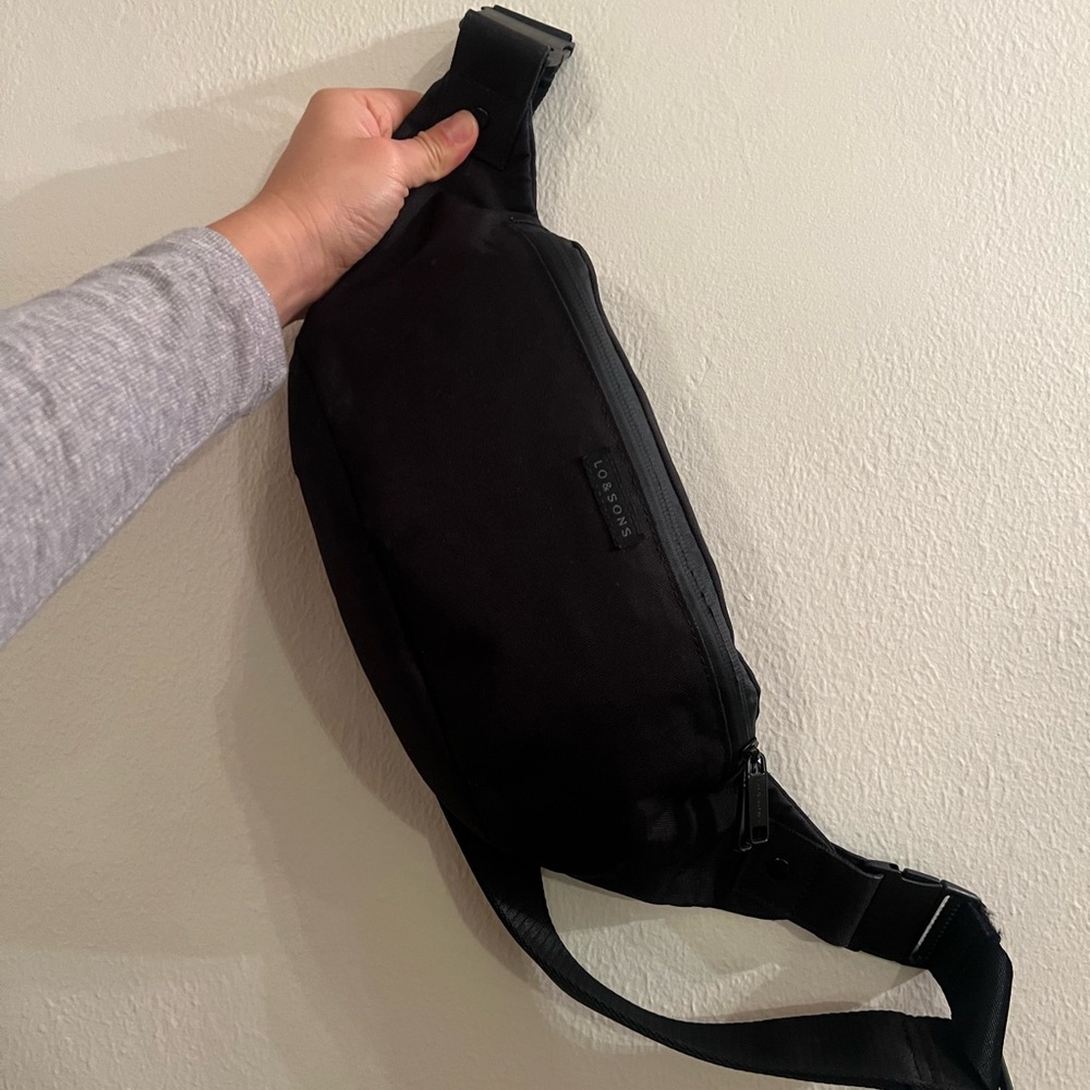 Lo & Sons Fabric Black Crossbody Bag